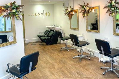 hairdressers in kingsbridge