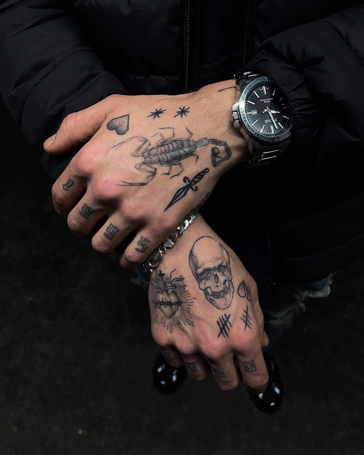 hand tattoo ideas men