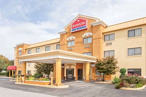 hotels in decatur il with jacuzzi