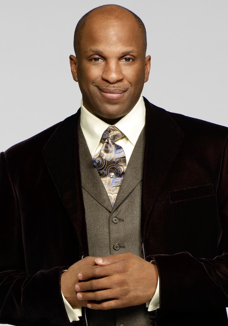 is donnie mcclurkin alive