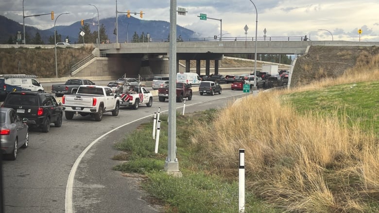 kelowna bridge closure