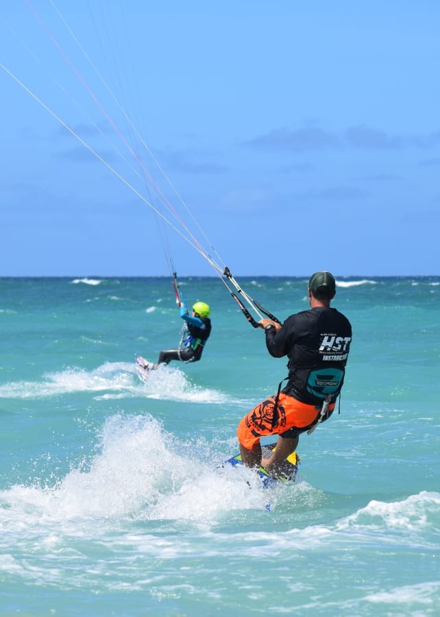 kite surfing lessons maui