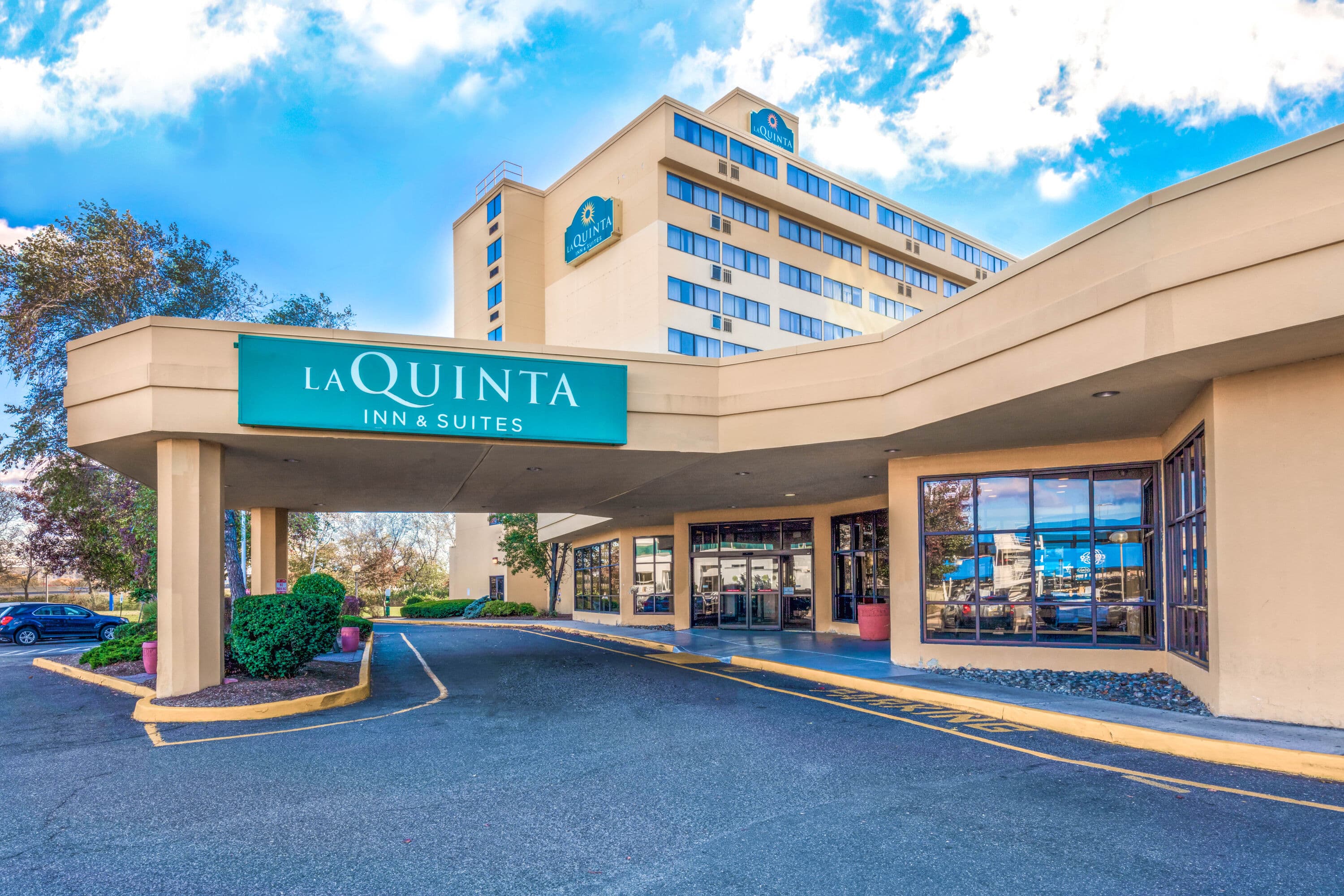 la quinta hotels near me