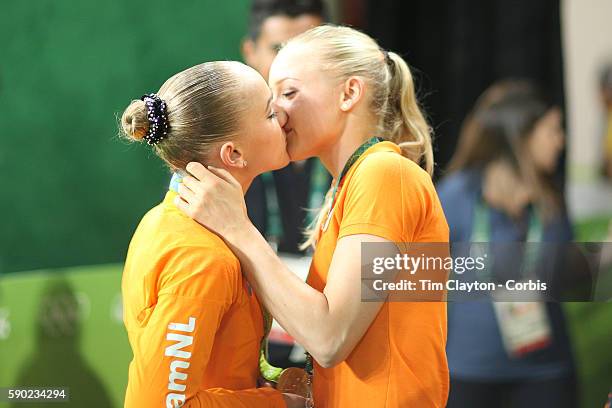 lesbian twins kissing