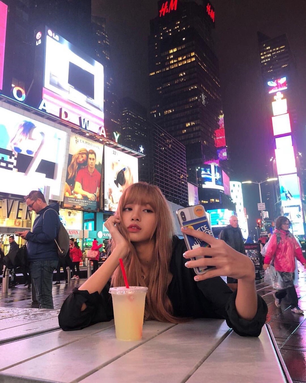 lisa blackpink new york