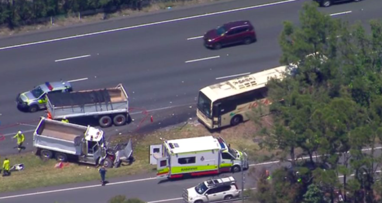 logan motorway accident today 2023