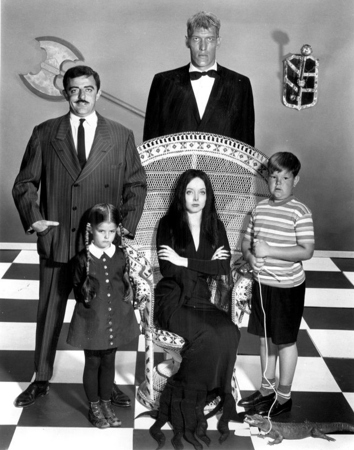 los locos addams reparto