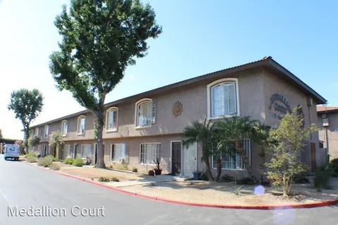 medallion court apartments tustin ca