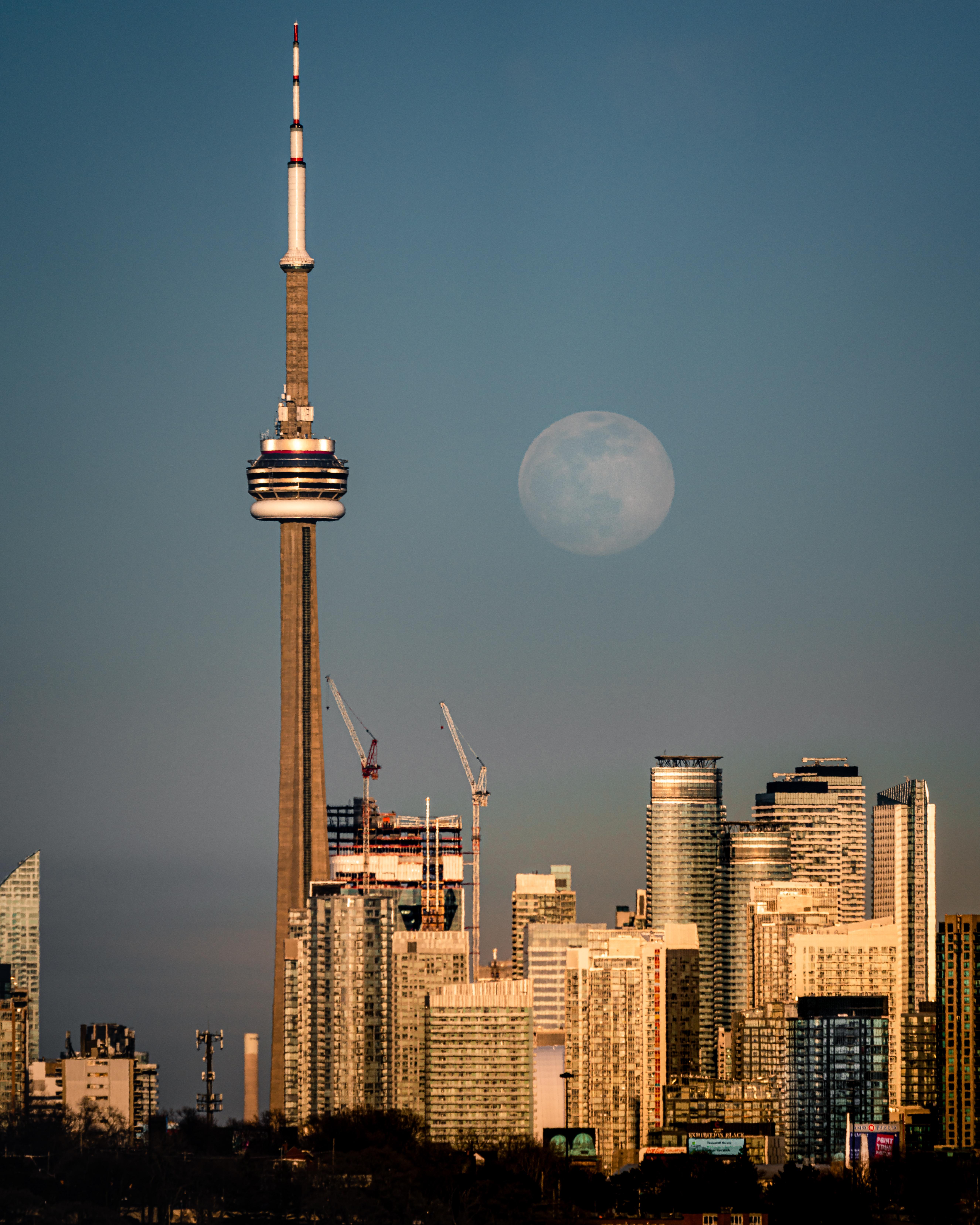 moonrise toronto today