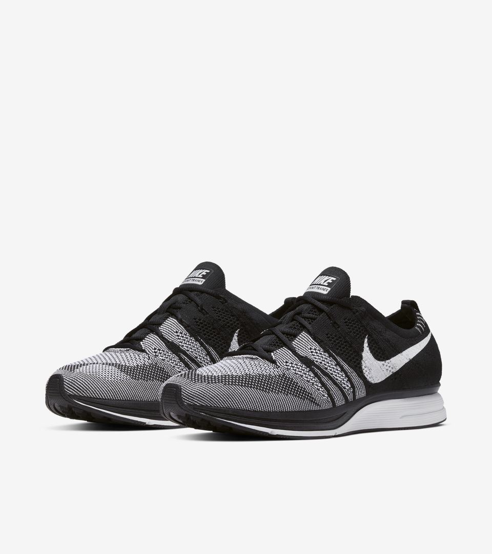 nike trainers mens flyknit