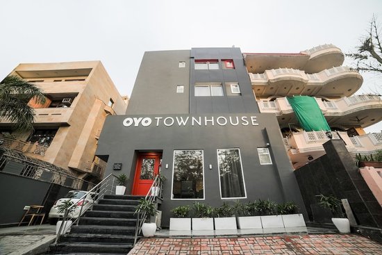 oyo townhouse