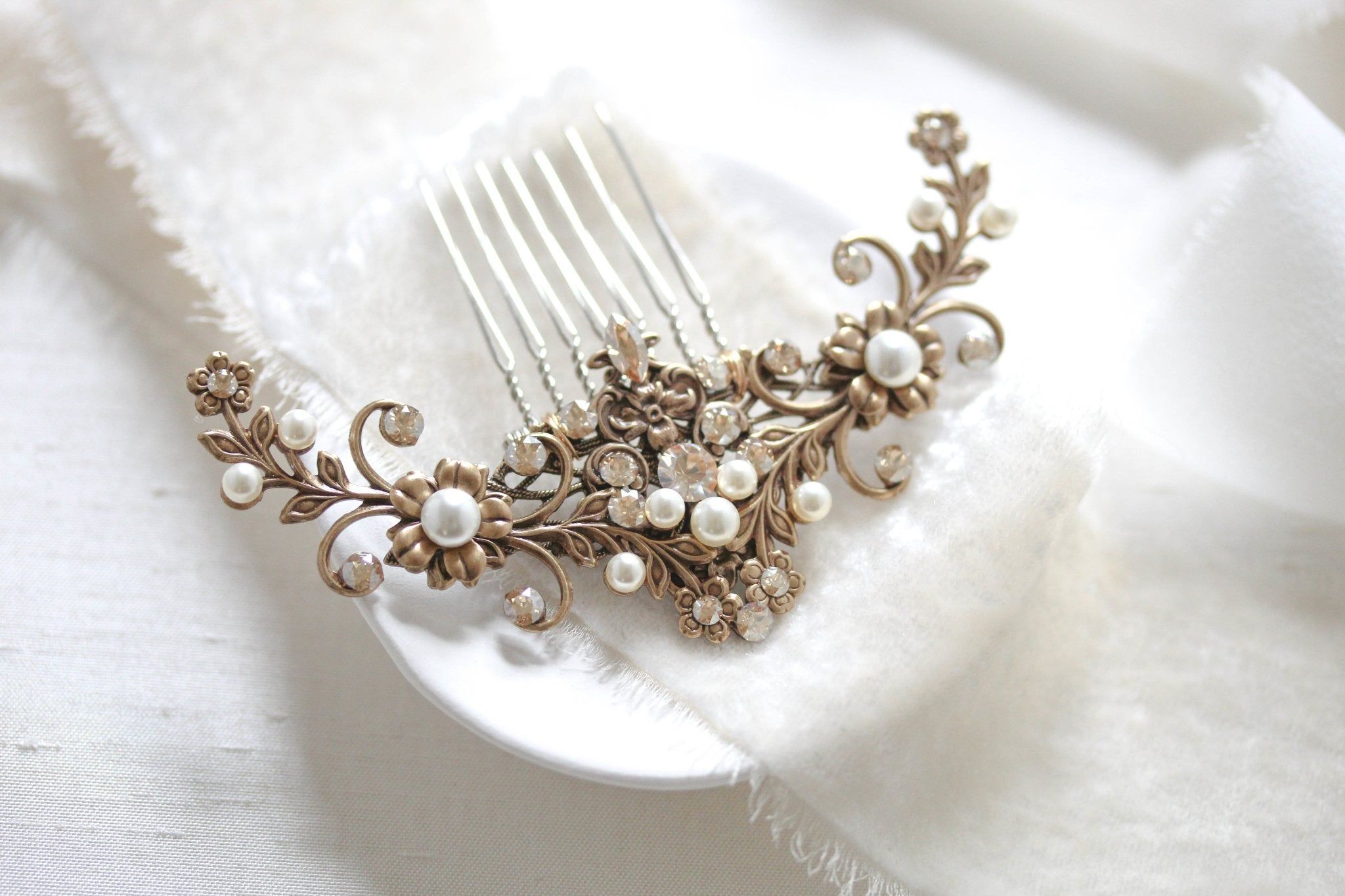 pearl hair comb