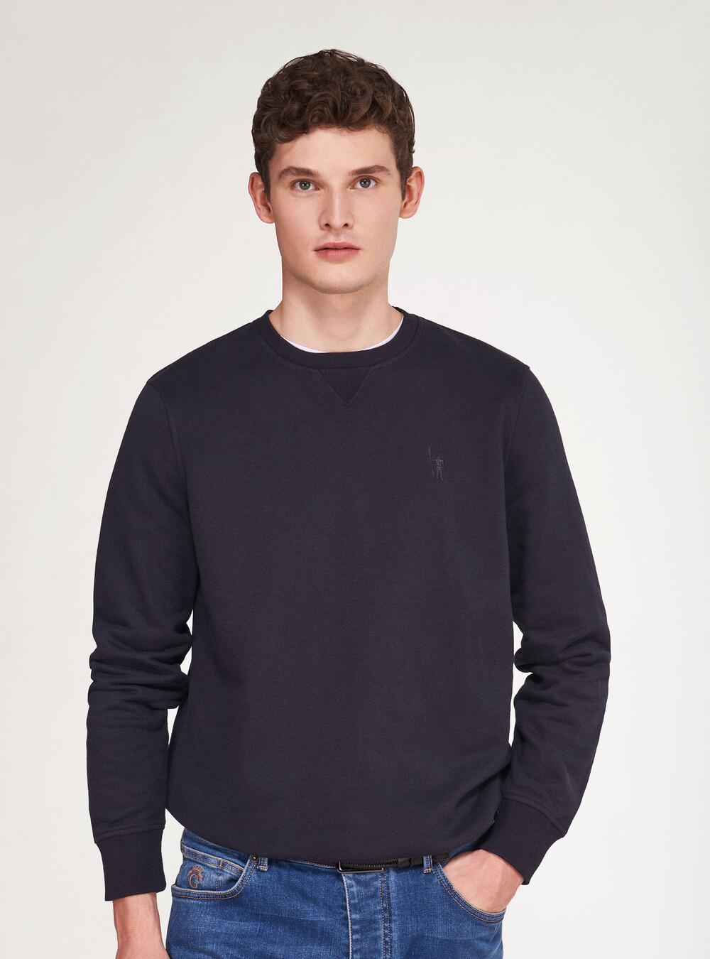 round neck sweatshirts