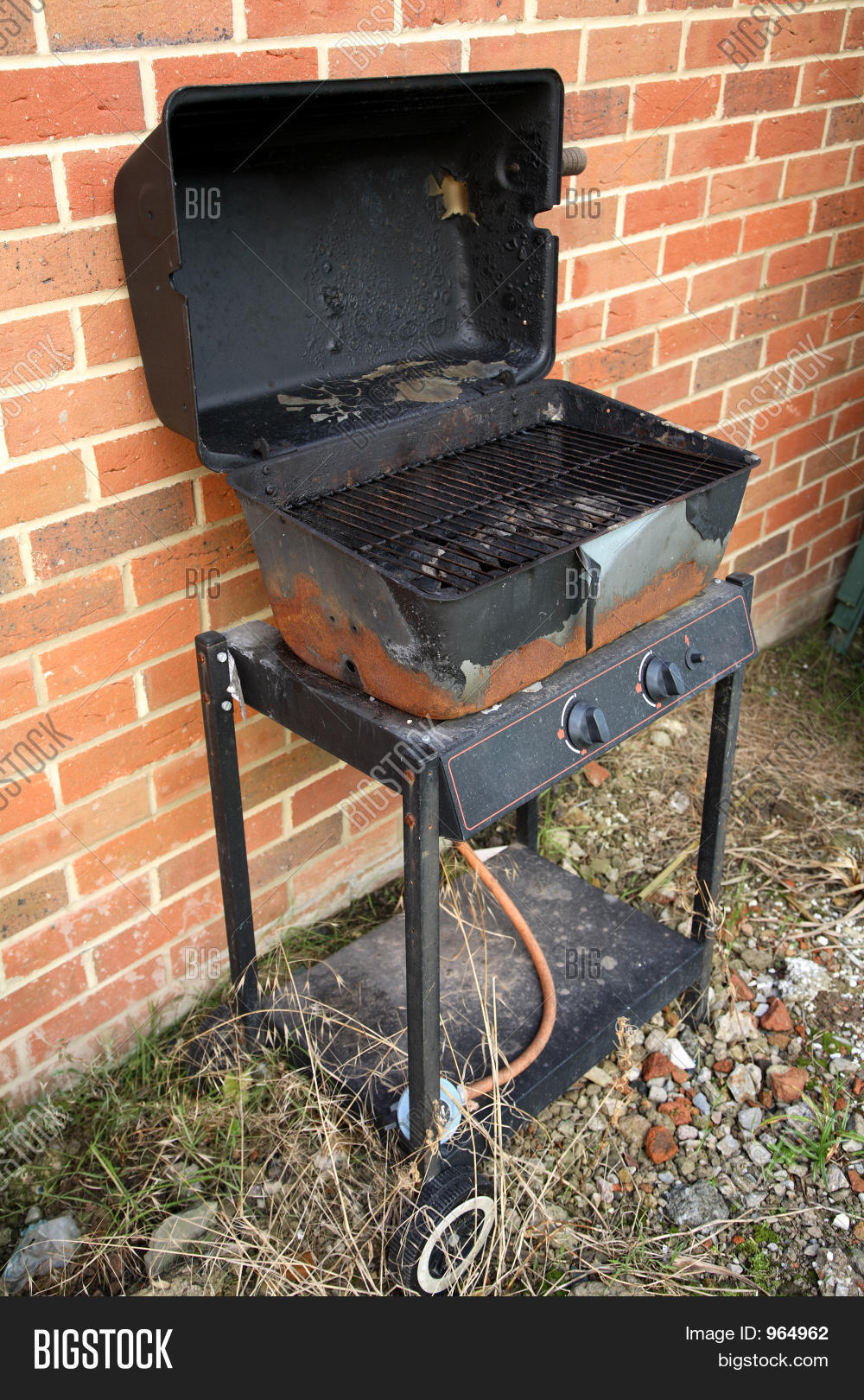 rusty barbeque grill