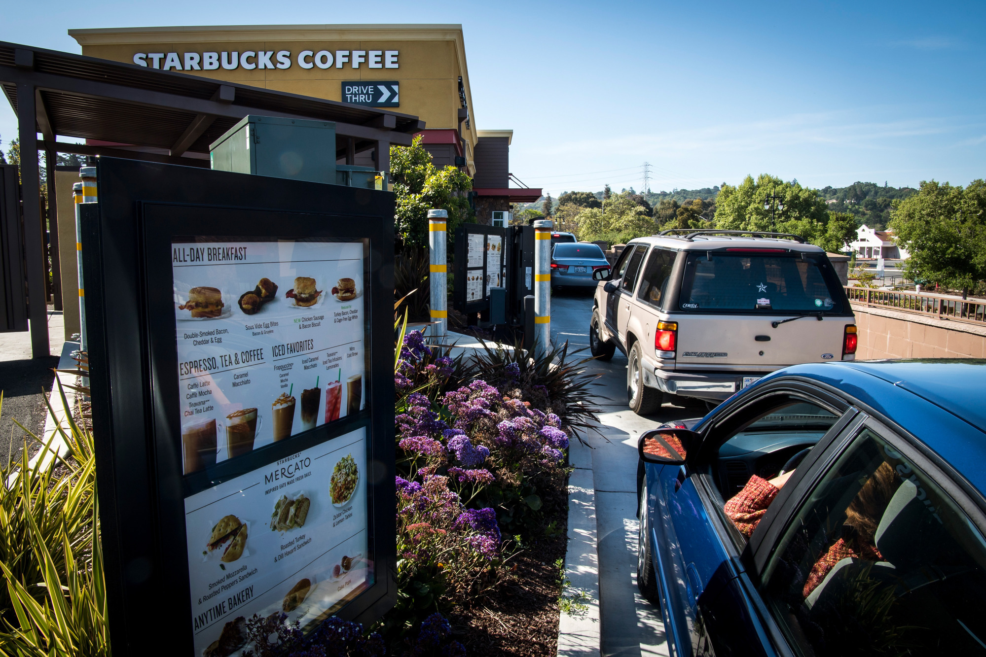 starbucks with drive thru near me