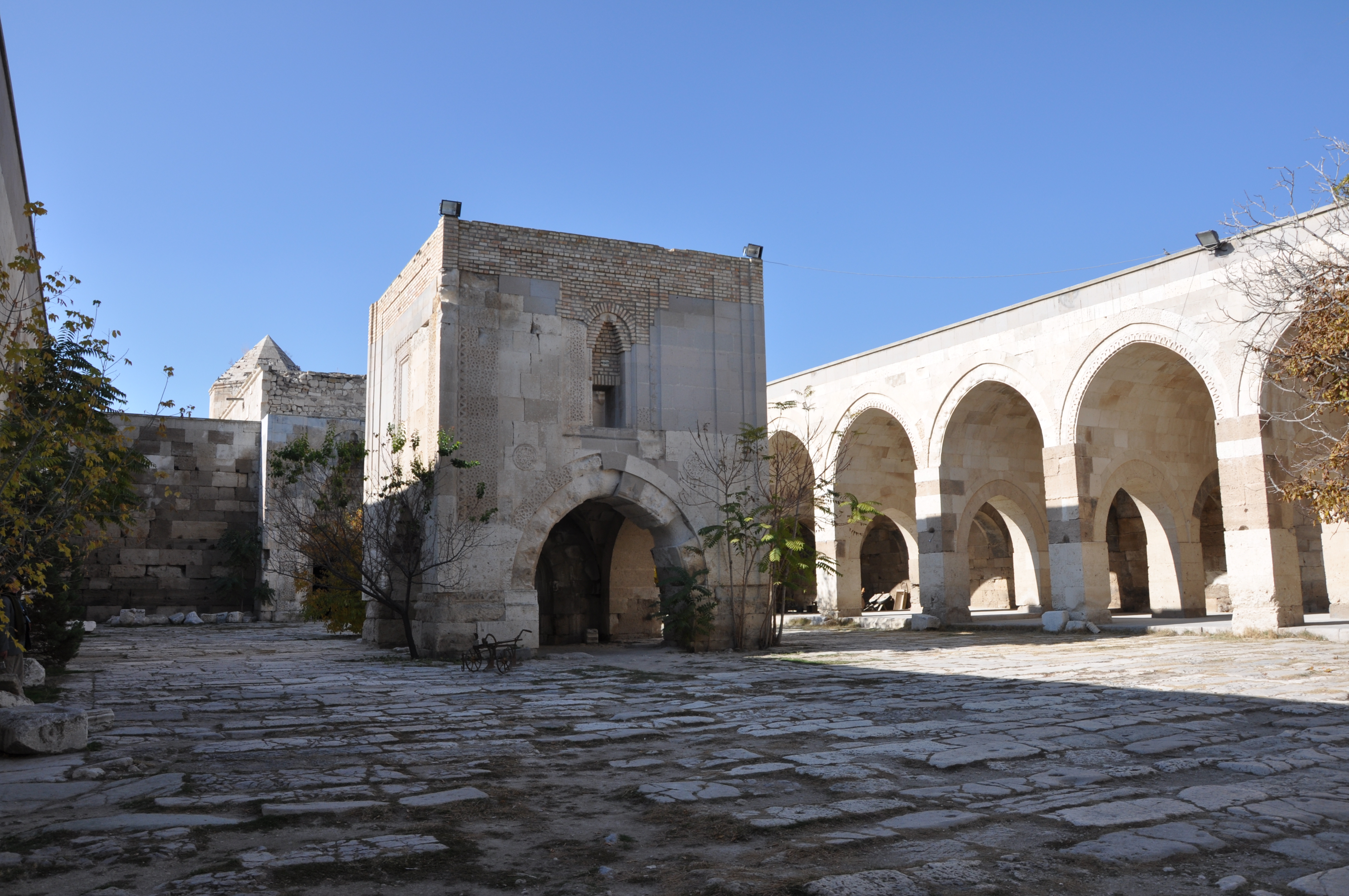 sultanhanı caravanserai