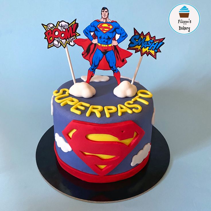 superman cake decoration