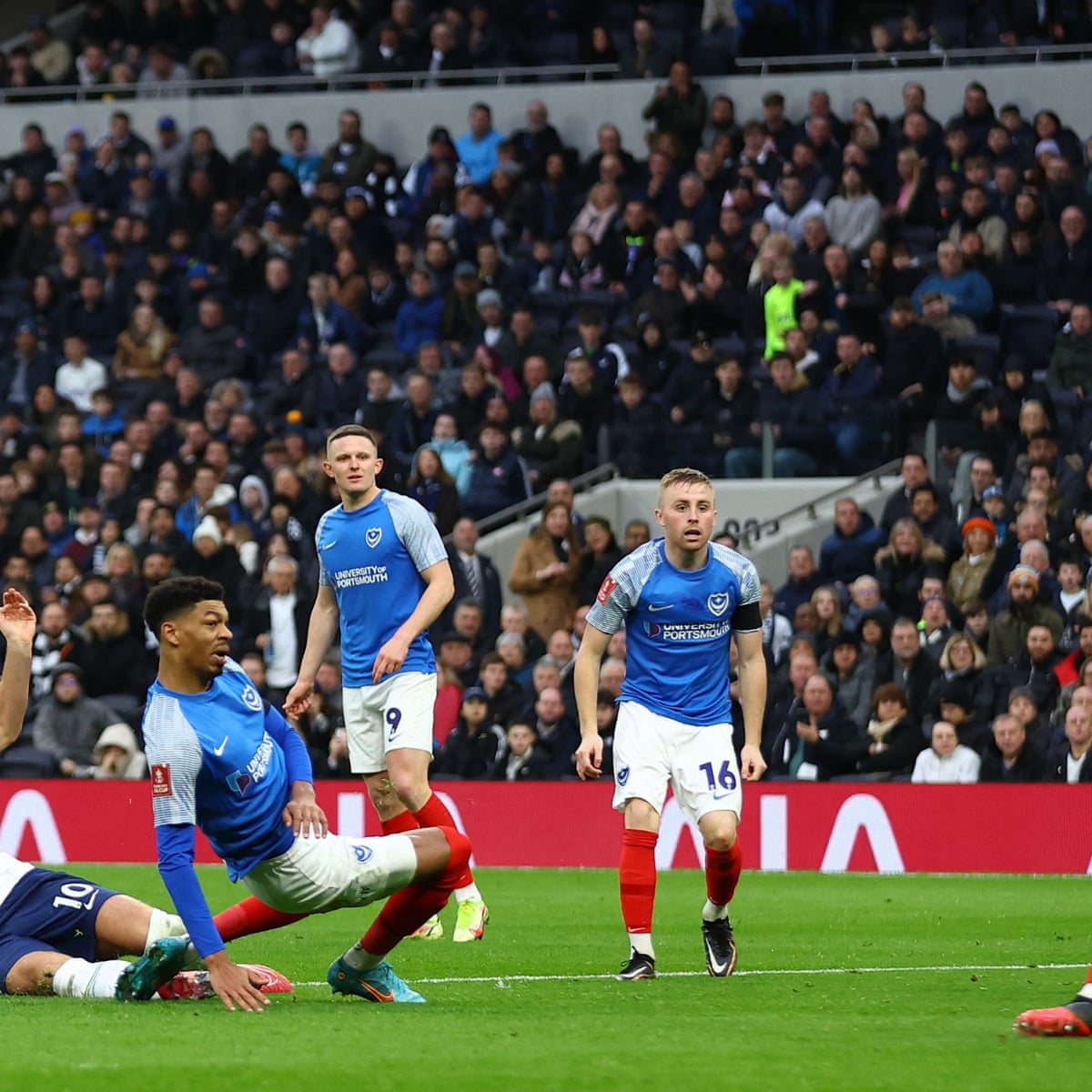 tottenham vs portsmouth f.c. lineups