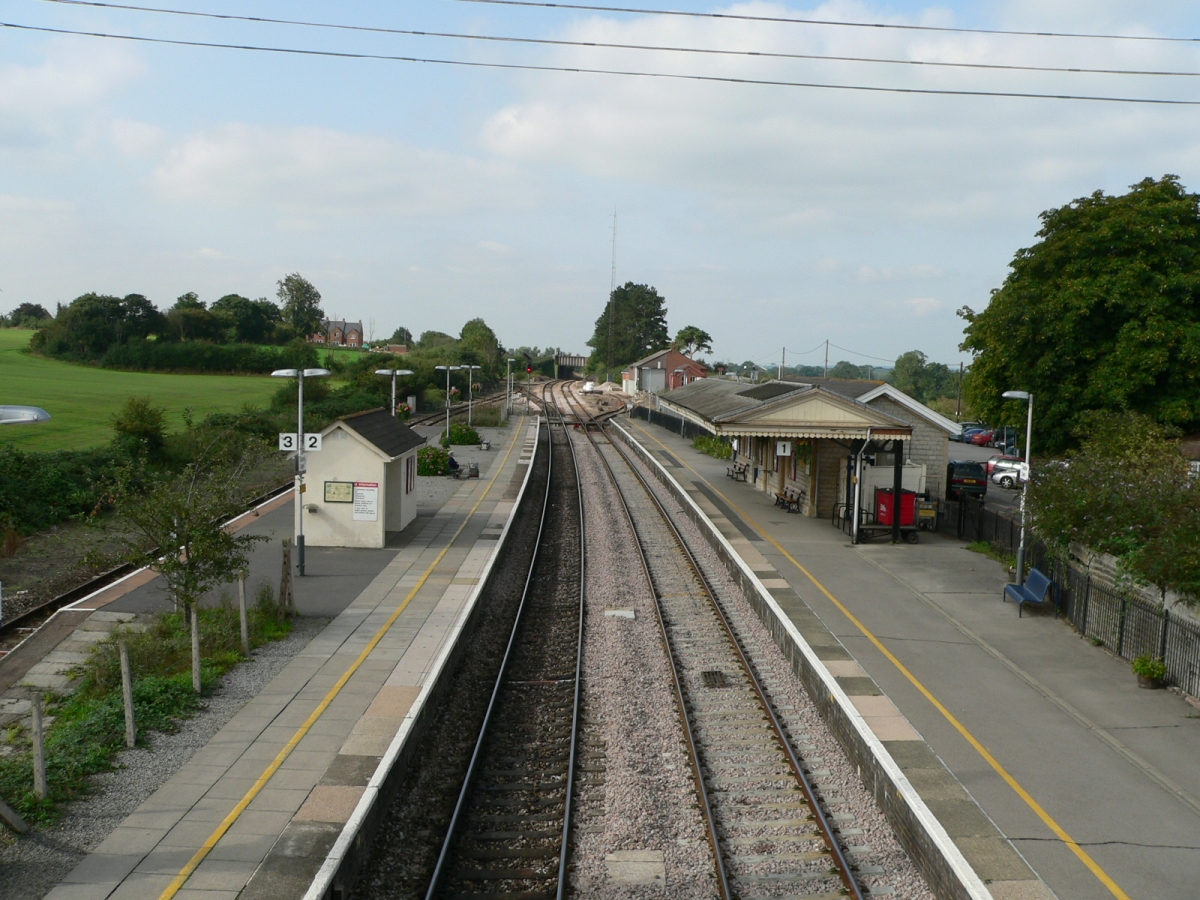 trains to castle cary