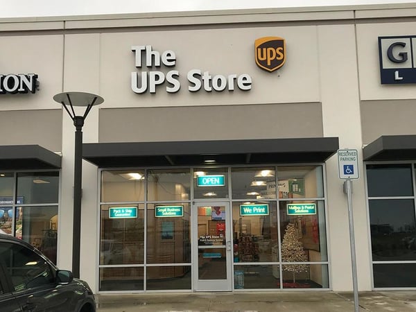 ups store hours near me