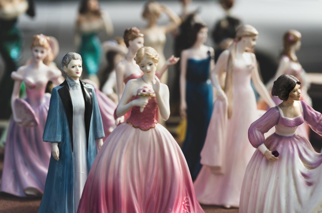 value of royal doulton figurines