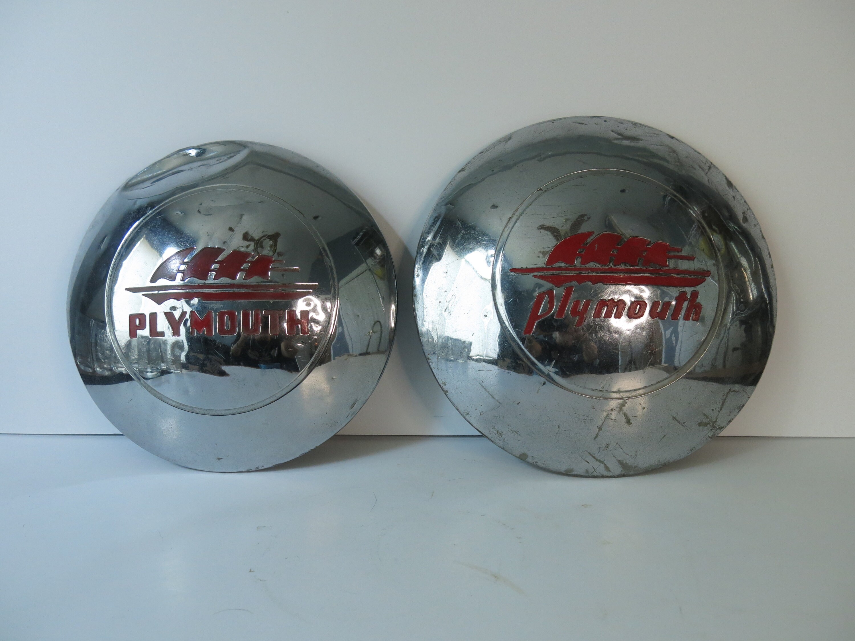 vintage plymouth hubcaps