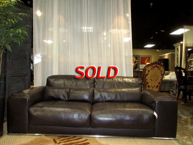 violino leather couch