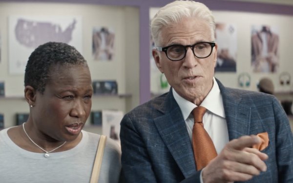 who is the actress in the consumer cellular commercial