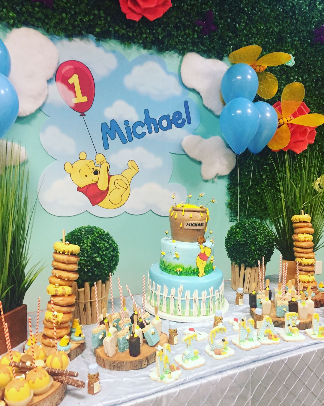 winnie the pooh 1st birthday